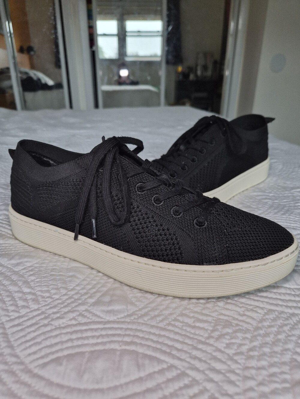 EUC Sofft Somers Knit Sneaker Black Women 10